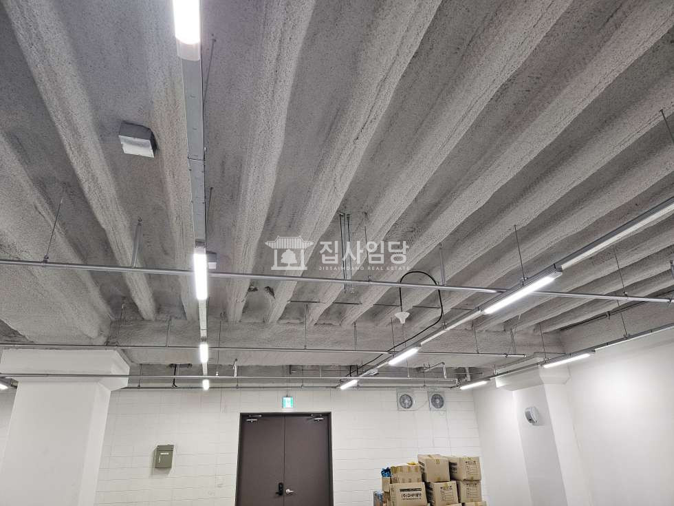 경기 안양만안구 안양동 안양아이에스BIZ타워센트럴동 안양IS비즈 실사진有 전용38 창고 드라이브인 도어투도어 즉시입주 월세 매물번호 10003 사진 5