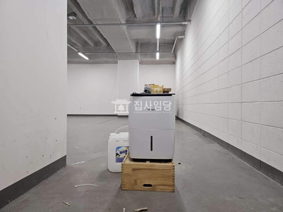 경기 안양만안구 안양동 안양아이에스BIZ타워센트럴동 안양IS비즈 실사진有 전용38 창고 드라이브인 도어투도어 즉시입주 월세 매물번호 10003 사진 7