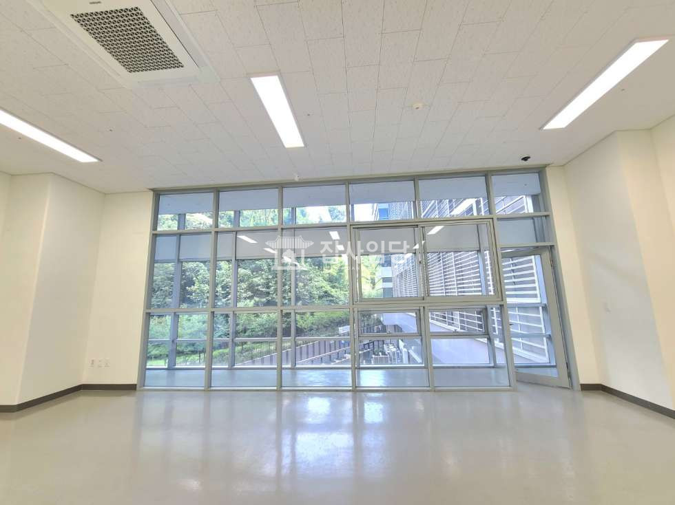 경기 안양동안구 호계동 안양2차SKV1center동 안양2차 실사진有 드라이브인 도어투도어 전용37 높은층고 매매 매물번호 10008 사진 3