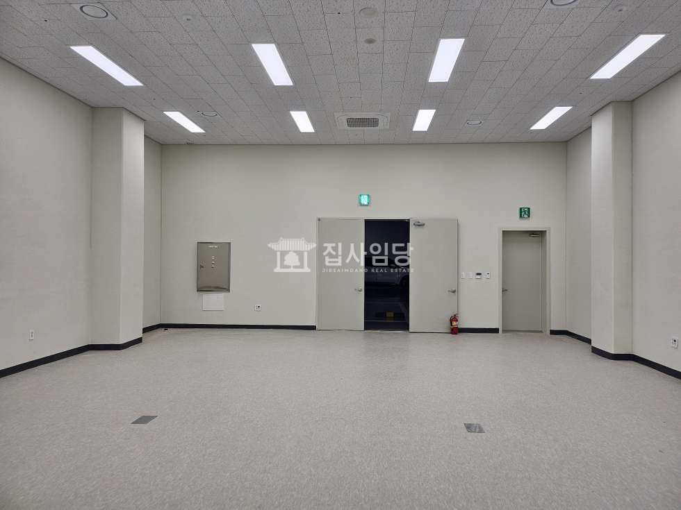 경기 안양동안구 관양동 더에이치타워 전용96 창고 실사진有 드라이브인 도어투도어 월세 매물번호 10014 사진 1