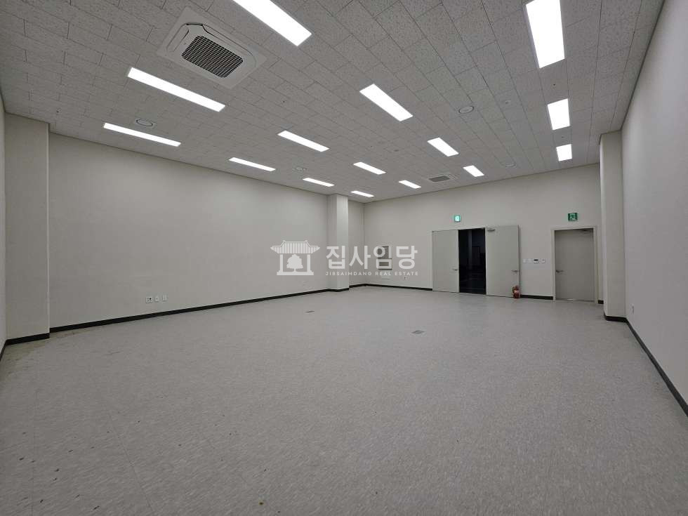 경기 안양동안구 관양동 더에이치타워 전용96 창고 실사진有 드라이브인 도어투도어 월세 매물번호 10014 사진 5