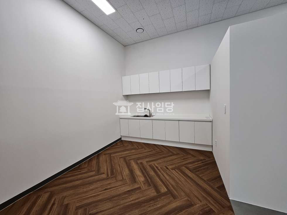 경기 안양동안구 호계동 금정역3차 실사진ok 전용36 에어컨 인테리어깔끔 룸2 월세 매물번호 10020 사진 6