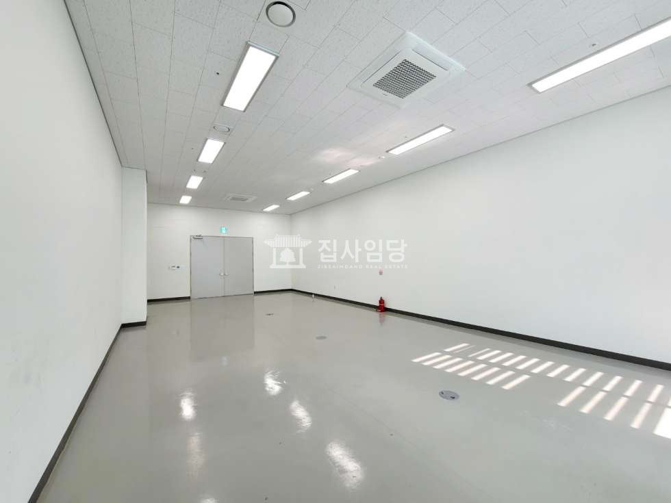 경기 안양동안구 호계동 안양2차SKV1center동 안양2차 전용22 드라이브인 도어투도어 깔끔한 사무실 월세 매물번호 10027 사진 4