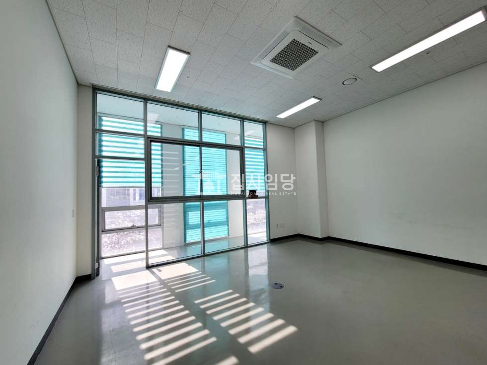 경기 안양동안구 호계동 안양2차SKV1center동 안양2차 전용22 드라이브인 도어투도어 깔끔한 사무실 월세 매물번호 10027 사진 6
