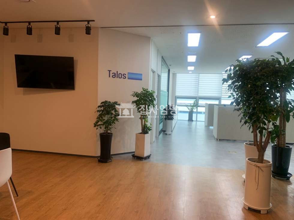 경기 안양동안구 관양동 금강펜테리움IT타워동 금강 실사진有 전용34 풀인테리어 학의천뷰 사무실 매매 매매 매물번호 10028 사진 3