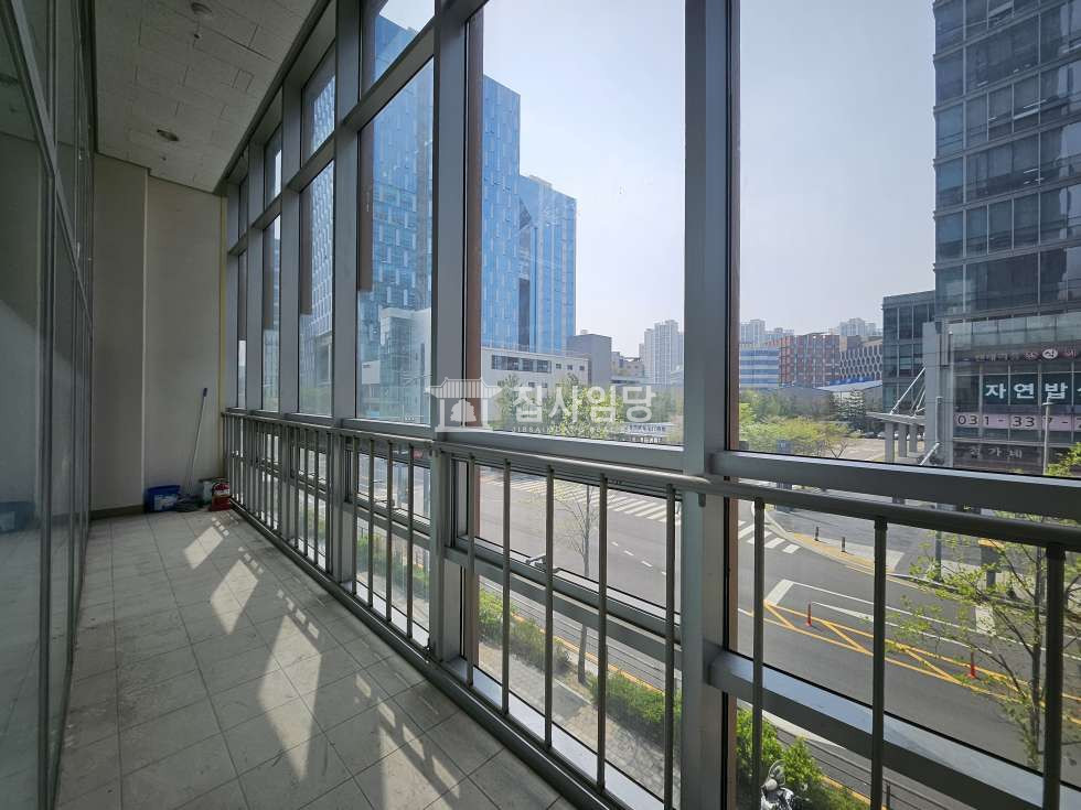 경기 안양동안구 관양동 평촌오비즈 전용21 오피스 수요 도로변 가시성 우수 월세 매물번호 10072 사진 4