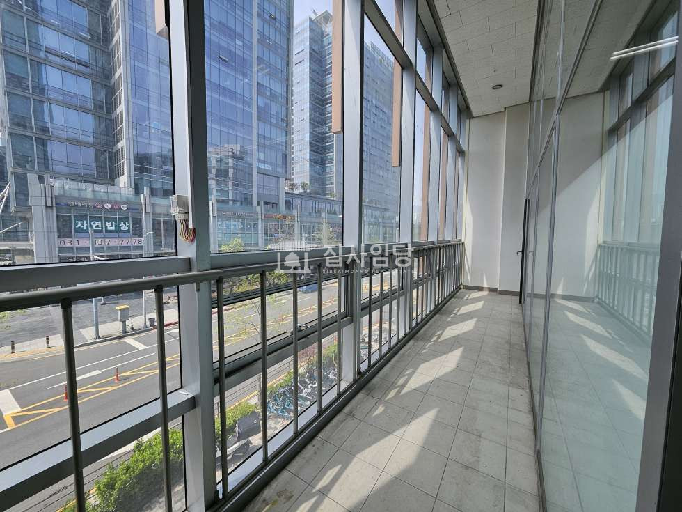 경기 안양동안구 관양동 평촌오비즈 전용21 오피스 수요 도로변 가시성 우수 월세 매물번호 10072 사진 5