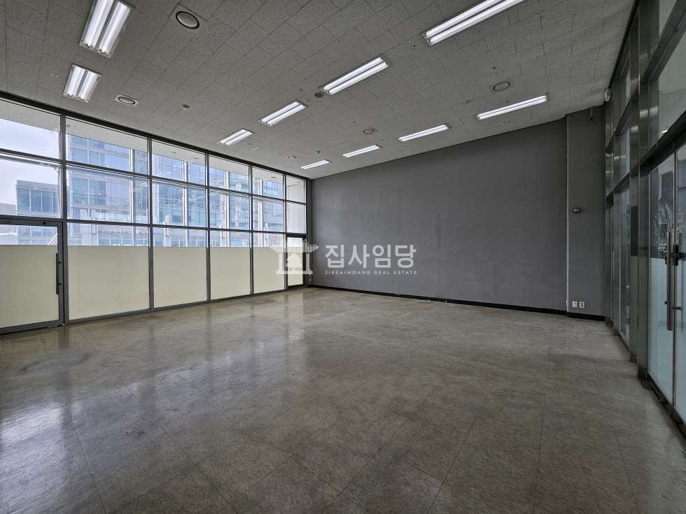 경기 안양동안구 관양동 평촌오비즈 전용21 오피스 수요 도로변 가시성 우수 월세 매물번호 10072 사진 6