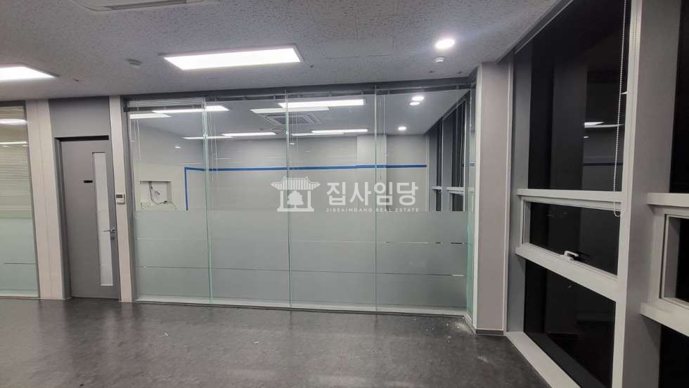 경기 안양동안구 관양동 금강펜테리움IT타워동 금강 실31 룸 탕비실 코너호실 전망 굿 매매 매매 매물번호 10083 사진 3