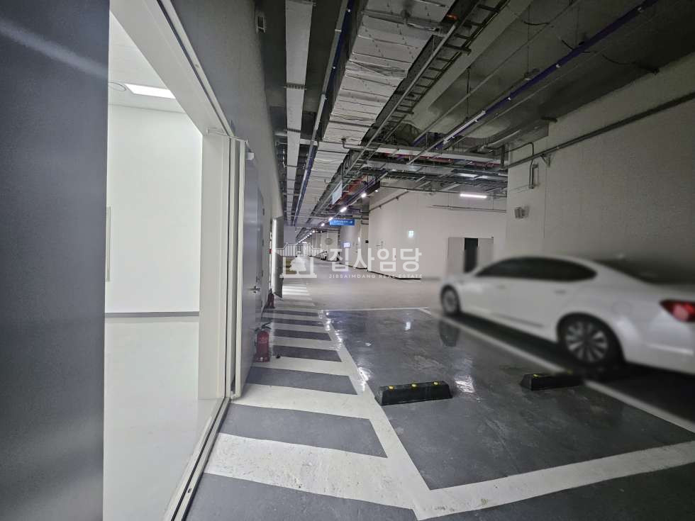 경기 안양동안구 호계동 555-26 안양 금정역3차SKV1 드라이브인 도어투도어 전용 28평 창고 임대 월세 매물번호 10104 사진 3