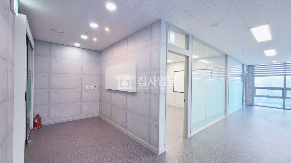 경기 안양동안구 호계동 900 (에이스하이테크시티 범계) 에이스하이테크시티범계동 에이스하이테크시티 범계 풀인테리어 방2 중형 사무실 월세 매물번호 10107 사진 2
