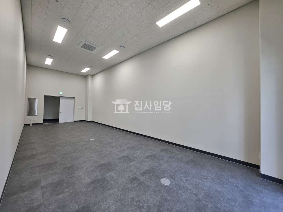 경기 안양동안구 관양동 20평 이하 관악산뷰 평촌 LDC비즈타워 소형 사무실 임대 월세 매물번호 10134 사진 1