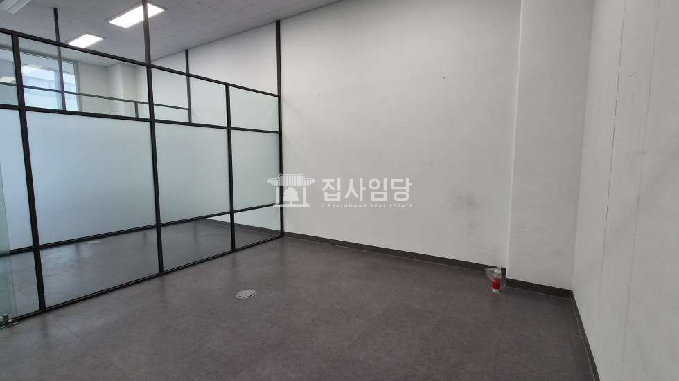 경기 안양동안구 호계동 호계금정역SKV1center동 금정역 도보 10분 금정SKV1 룸3 드라이브인 사무실 매매 매매 매물번호 10138 사진 3