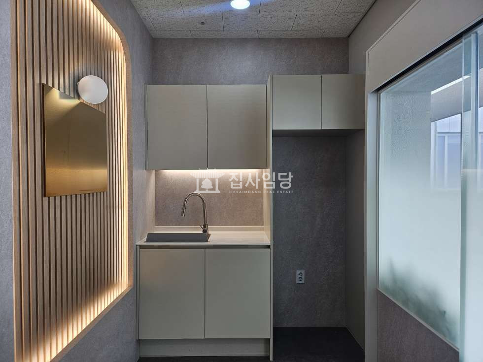 경기 안양동안구 관양동 LDC비즈타워 실사ok 11p 풀인테리어 싱크대 단독테라스有 월세 매물번호 10147 사진 5