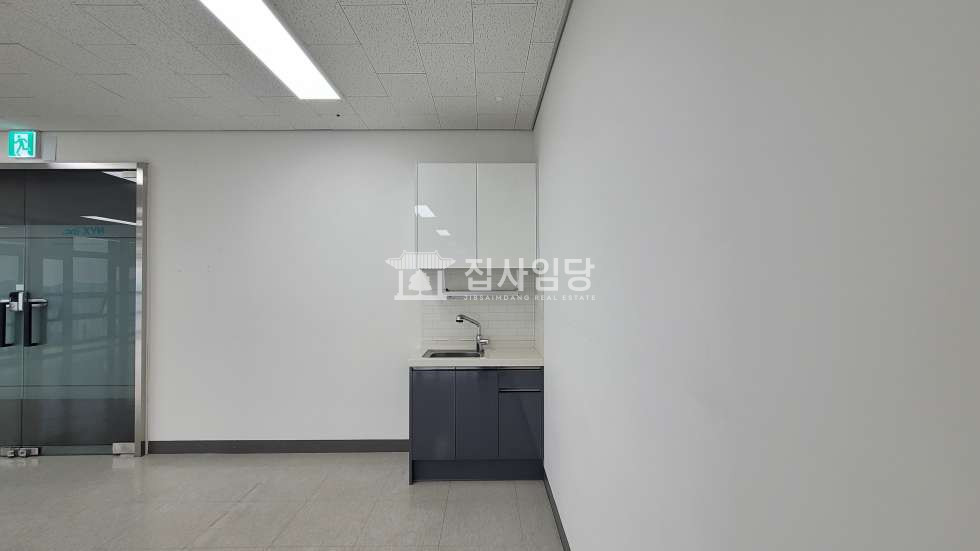경기 안양만안구 안양동 안양아이에스BIZ타워센트럴동 안양IS 귀한 코너호실 실사용32p 사무실 매매 매매 매물번호 10165 사진 4