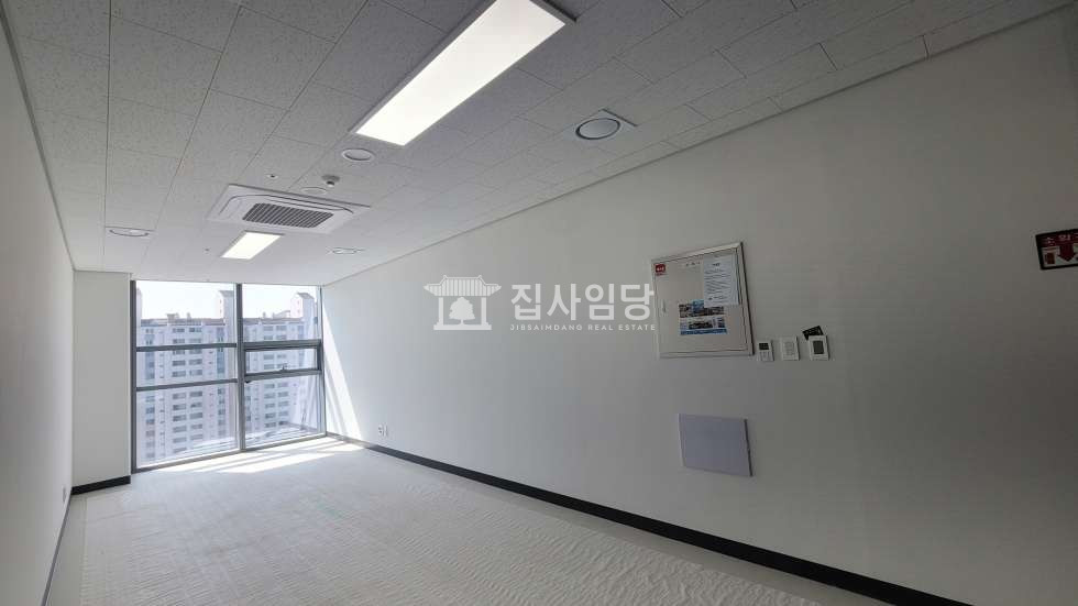 경기 안양동안구 관양동 인덕원시그니티타워동 지하철 도보 5분 거리 인덕원 시그니티타워 소형 사무실 임대 월세 매물번호 10168 사진 1