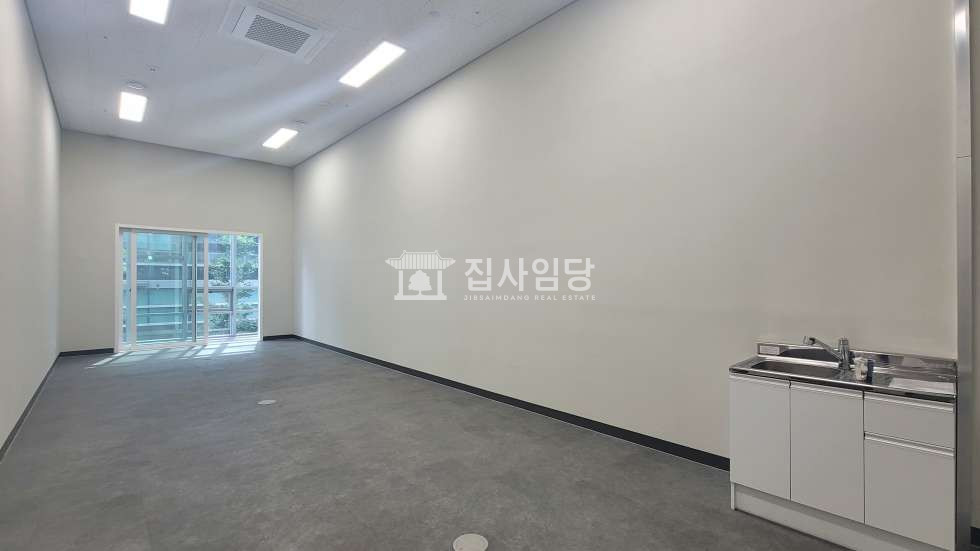 경기 안양동안구 관양동 LDC 드라이브인 14평 층고 높은 사무실 임대 월세 매물번호 10164 사진 3
