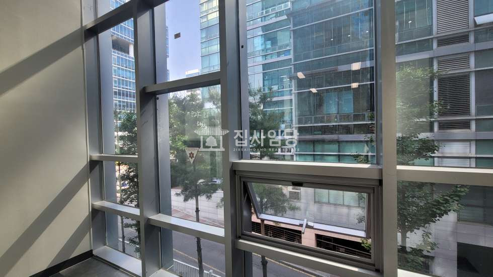경기 안양동안구 관양동 LDC 드라이브인 14평 층고 높은 사무실 임대 월세 매물번호 10164 사진 5