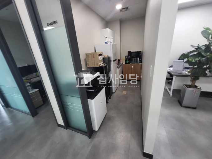 경기 안양동안구 관양동 인덕원성지스타위드동 인덕원성지 룸5 탕비실 완비 39평 사무실 임대 월세 매물번호 10186 사진 5