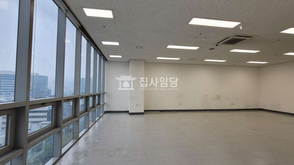 경기 안양동안구 관양동 디지털엠파이어 깔끔 기본 실사용29P 대로변 저렴한 사무실 매매 매물번호 10202 사진 9
