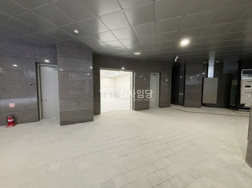 경기 안양동안구 평촌동 더리브디하우트 실사진有 신축 전용19 썬큰호실 도어투도어 인덕원 역세권 월세 매물번호 10203 사진 1
