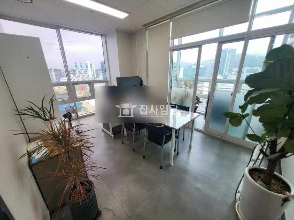 경기 안양동안구 관양동 인덕원성지스타위드동 인덕원성지 전용39 매매 코너호실 탕비실 룸5 매매 매물번호 10082 사진 2
