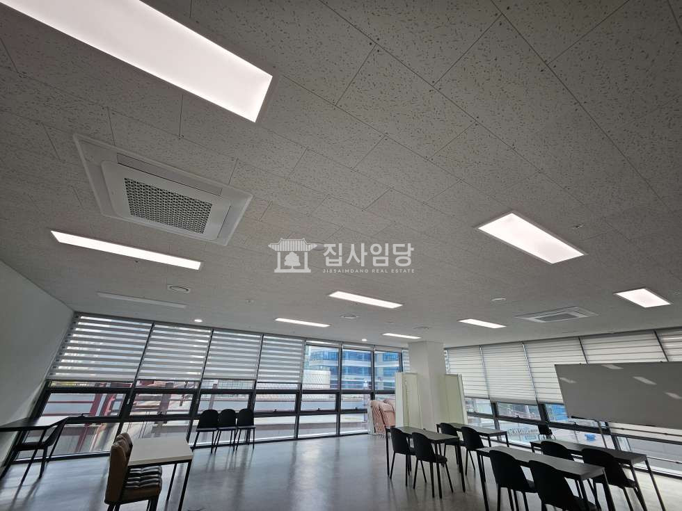 경기 안양동안구 평촌동 디하우트 실사진有 신축 임대 전용27 코너호실 풀인테리어 즉시입주 월세 매물번호 10001 사진 2