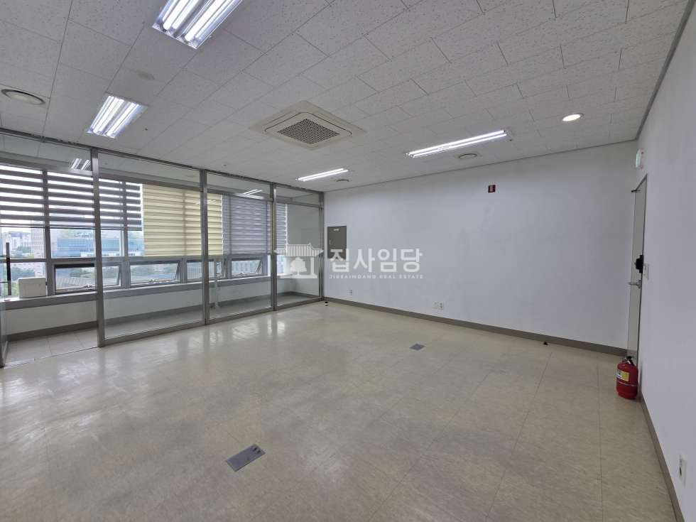 경기 안양동안구 관양동 평촌 역세권 소형 평수 업종제한X 업무시설 사무실 임대 월세 매물번호 10241 사진 1
