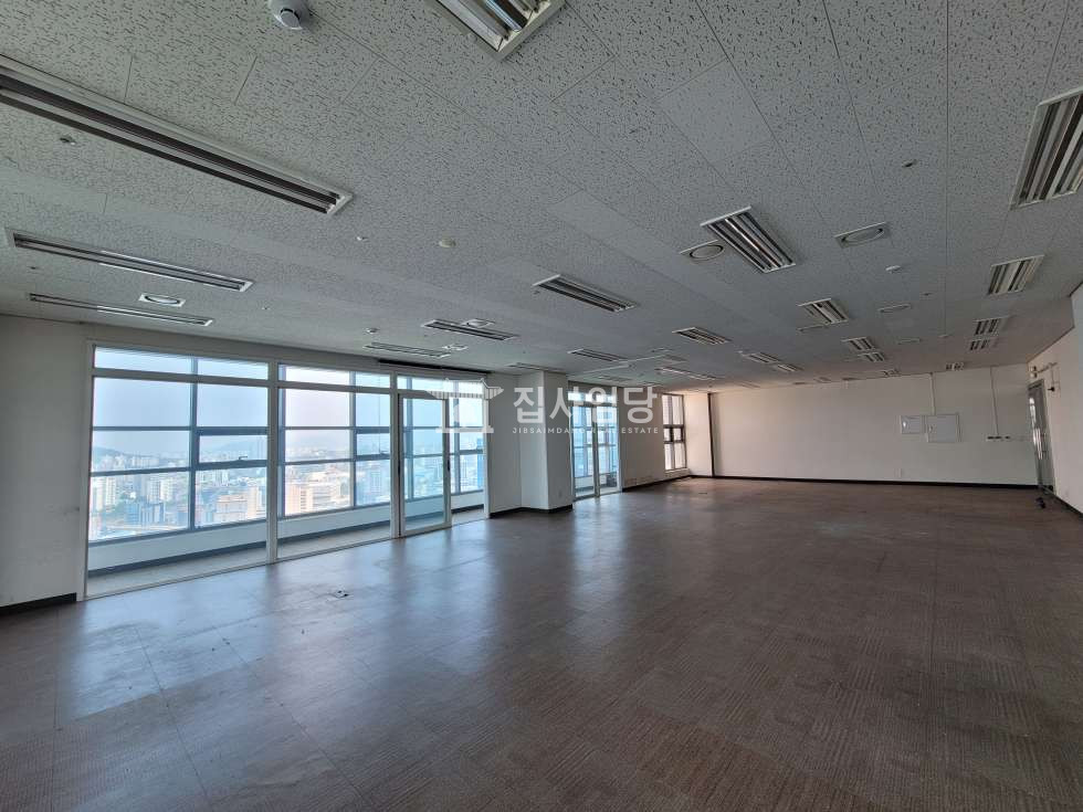 경기 군포시 당정동 군포IT밸리 전용43평 실사용 가능한 사무실 매매 매매 매물번호 10245 사진 2
