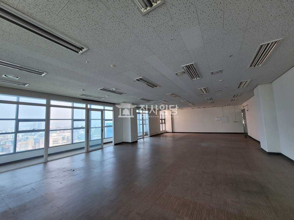 경기 군포시 당정동 군포IT밸리 전용43평 실사용 가능한 사무실 매매 매매 매물번호 10245 사진 3