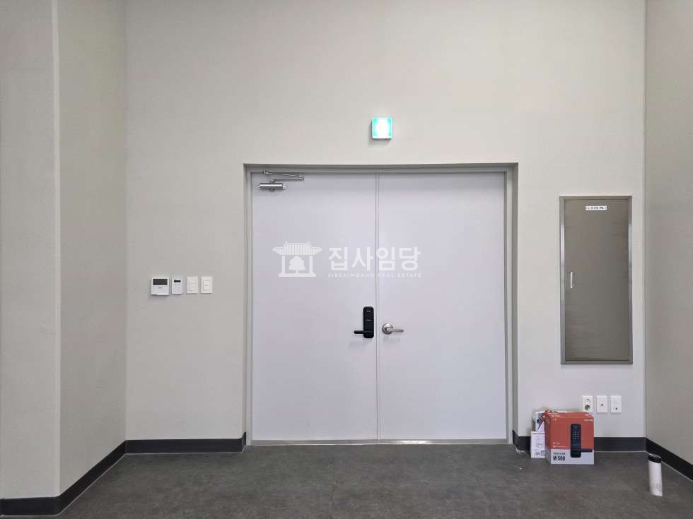 경기 안양동안구 관양동 LDC 비즈타워 전용 14평 드라이브인 층고 높은 사무실 임대 월세 매물번호 10270 사진 4