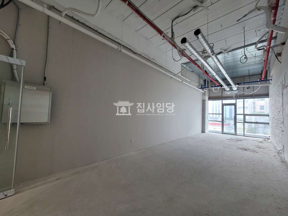 경기 안양동안구 관양동 W에이스타워 전용15평 간판 노출 좋은 근생 상가 월세 매물번호 10271 사진 2