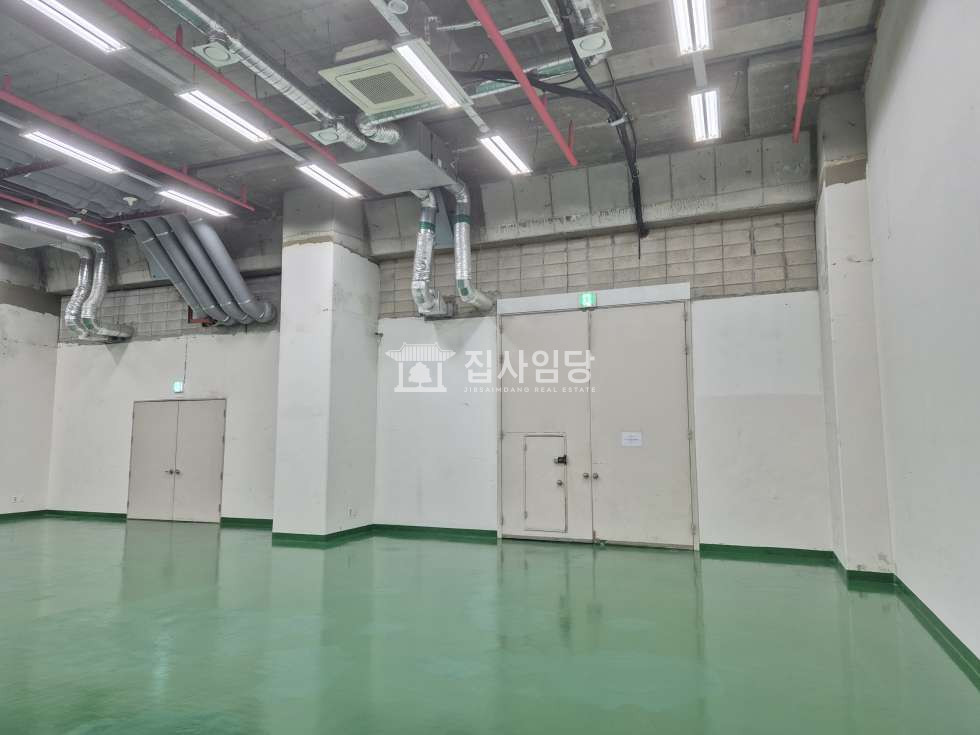 경기 안양동안구 관양동 오비즈타워 실100평 드라이브인 도어투도어 상하차 편리한 복층 임대 월세 매물번호 10276 사진 2