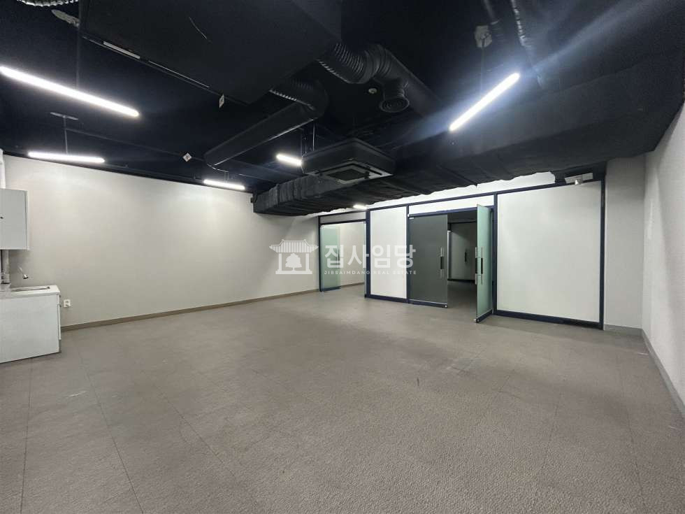 경기 안양동안구 관양동 대륭 테크노타운 15차동 대륭15차 지하1층 전용44평 룸2 공조시스템 임차중 매매 매매 매물번호 10289 사진 1
